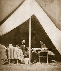 Präsident Lincoln und General McLellan im Zelt von McLellan, Antietam, 4. Oktober 1862